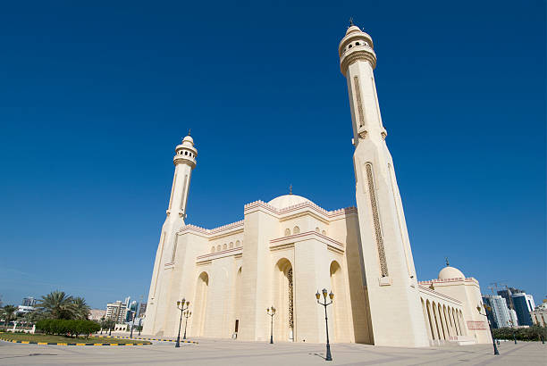 istock Al Fateh Mosque in Bahrain 183405982