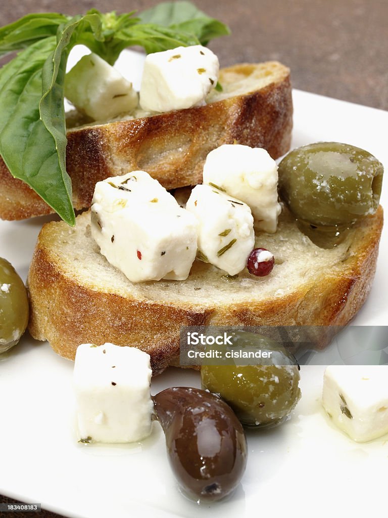 Brot mit Oliven, Käse- und Öl - Lizenzfrei Antipasto Stock-Foto