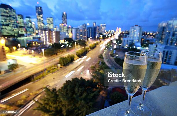 Bicchieri Di Champagne Freddo - Fotografie stock e altre immagini di Alchol - Alchol, Attico - Appartamento, Balcone