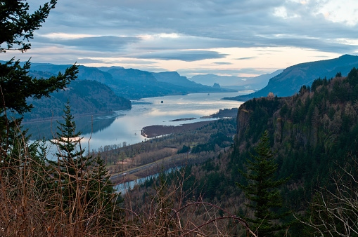 Columbia River Gorge, Lewis and Clarks route to the Pacific .