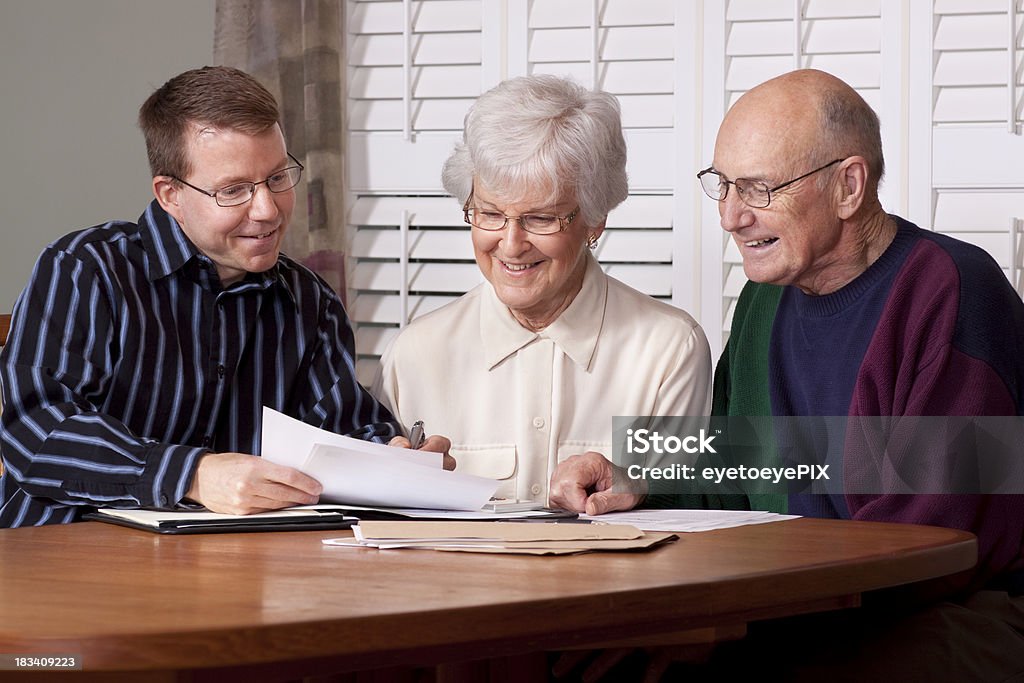 Financial Advisor beraten und Senioren (Serie - Lizenzfrei Nest egg - englische Redewendung Stock-Foto