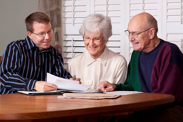 istock Financial Advice and Seniors (Advisor Series) 183409223
