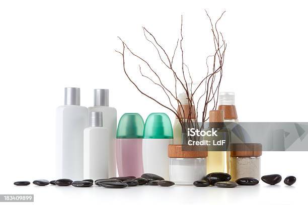 Packshot De Casa De Banho Em Branco Garrafas De Zen Composição - Fotografias de stock e mais imagens de Aromaterapia