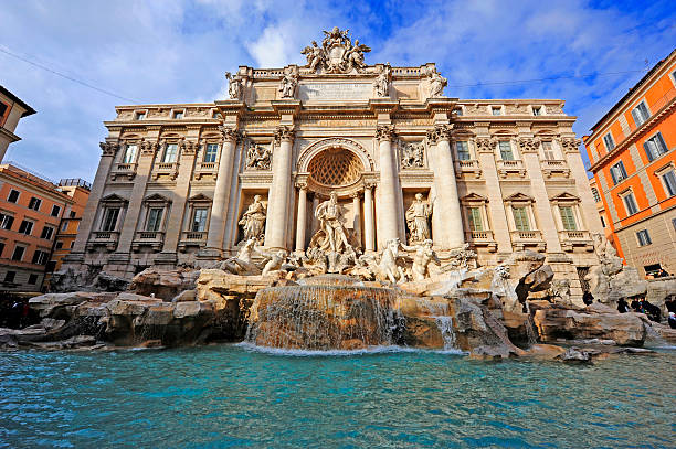 istock Trevi Fountain, Rome 183410293