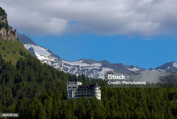 Schweizer Luxushotel Hotel Stockfoto und mehr Bilder von Kiefer - Kiefer, Luxus, Urlaubsort