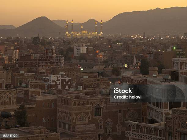 Sanaa Bei Nacht Stockfoto und mehr Bilder von Alt - Alt, Ansicht aus erhöhter Perspektive, Arabien