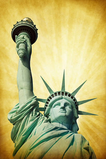 istock Grunge Statue of Liberty 183411300