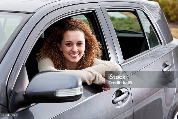 Controlador De Adolescente Foto de stock y más banco de imágenes de New Driver - New Driver, Sentado, Silla de conductor