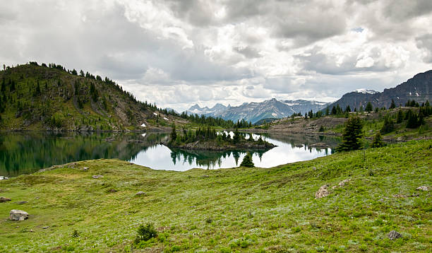 istock View of Rock Isle Lake 183413059