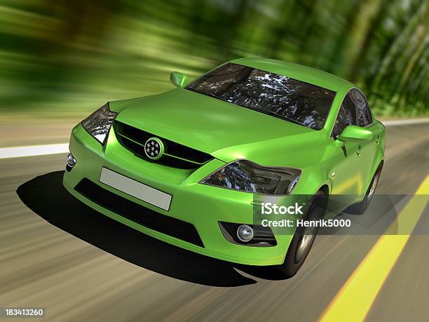 Carro Verde Na Floresta - Fotografias de stock e mais imagens de Carro Elétrico - Carro Elétrico, Conduzir, Cor verde