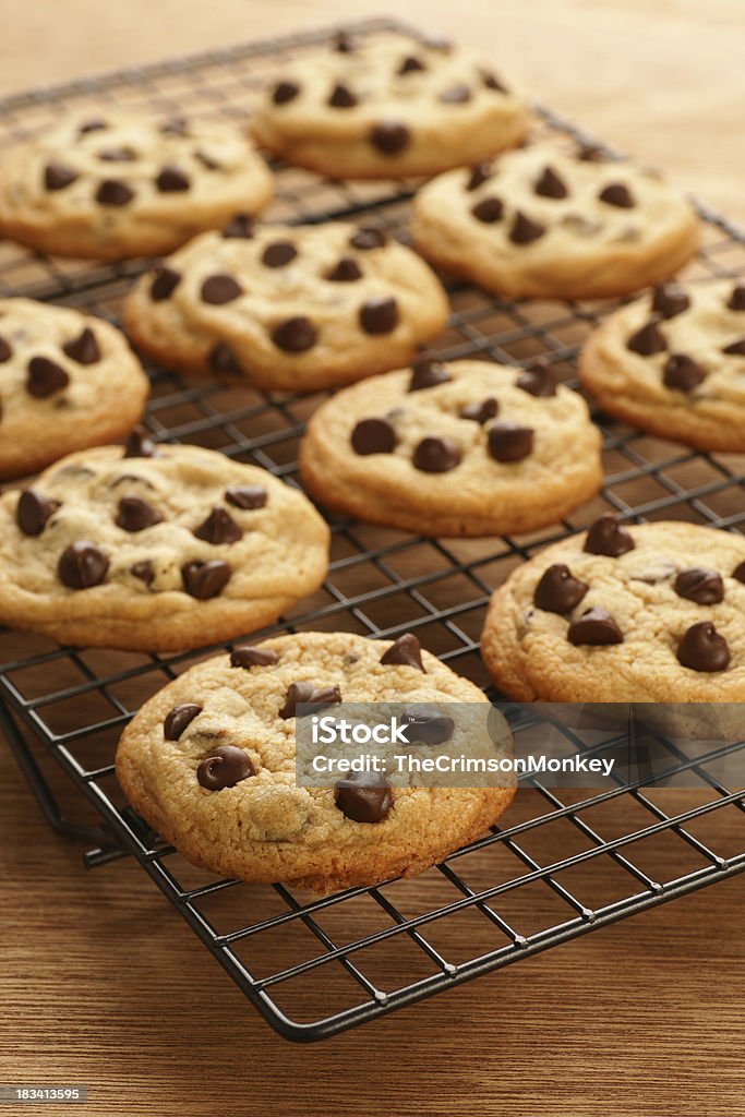 Frisch gebackenen Chocolate-Chip-Cookies - Lizenzfrei Schokoladenkeks Stock-Foto