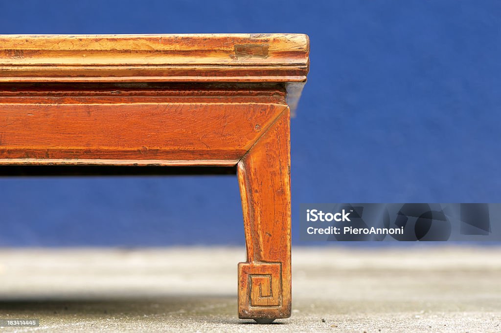 Китайский антикварный стол - Стоковые фото Антиквариат роялти-фри