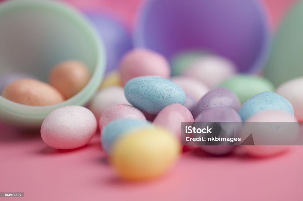 Zbliżenie jelly Bean i Wielkanoc jaja - Zbiór zdjęć royalty-free (Cukierek)