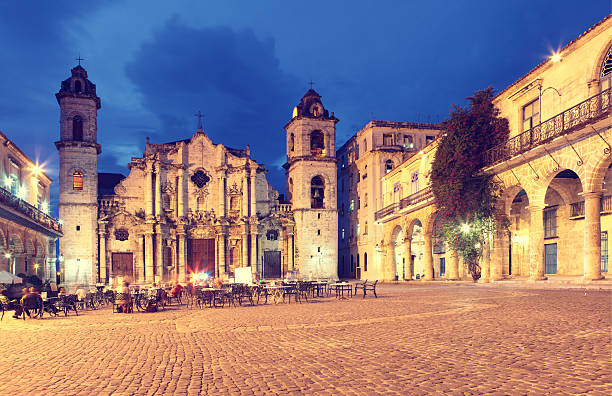 istock Cathedral Square, Havana, Cuba 183414731