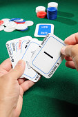 infertile-karte-mit-anderen-leben-karten-in-der-hand.jpg?b=1&s=170x170&k=20&c=Jdc4i_lt_4vWkRzt90ifCI0pLj5Uiy1BI5qz_0JO2Qo=