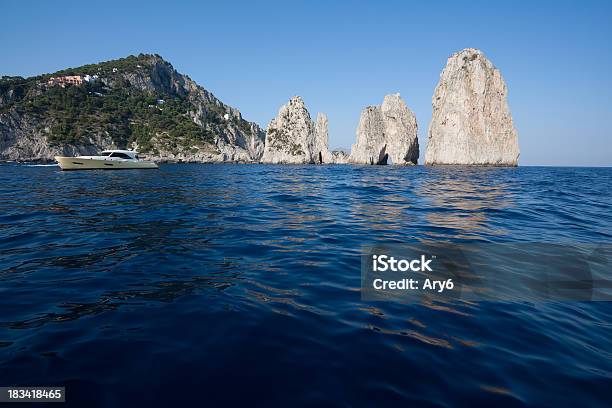 Capri - Fotografie stock e altre immagini di Ambientazione esterna - Ambientazione esterna, Blu, Campania