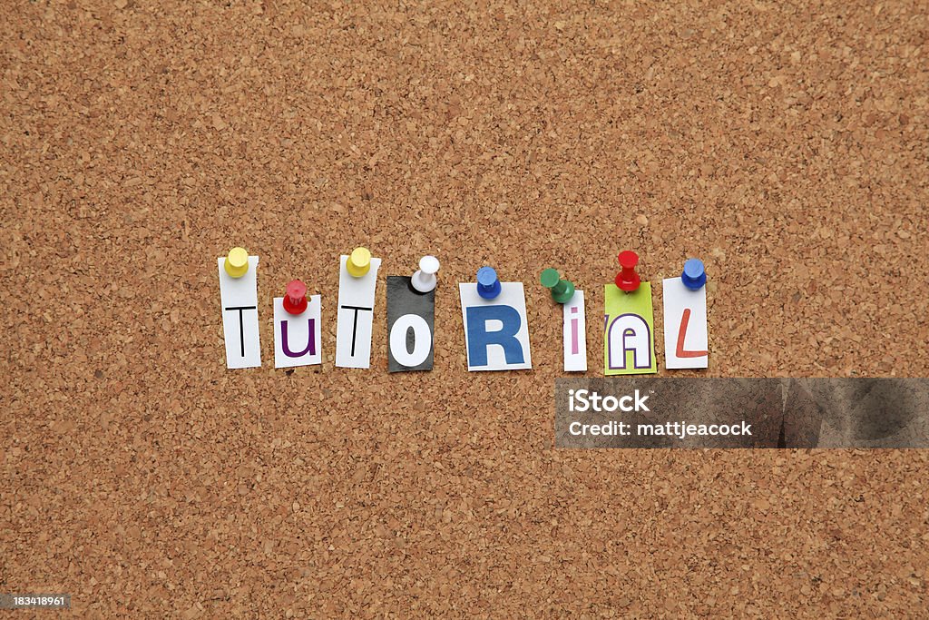 Tutorial pinned en noticeboard - Foto de stock de Tutorial libre de derechos