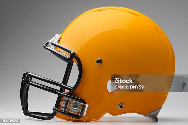 Casco Da Football Americano - Fotografie stock e altre immagini di Casco da football americano - Casco da football americano, Elmetto, Football americano