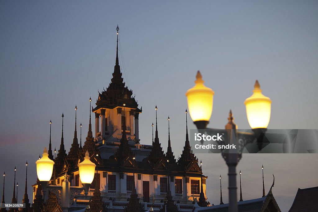 Loha Prasat świątyni W Bangkok, Tajlandia - Zbiór zdjęć royalty-free (Azja)