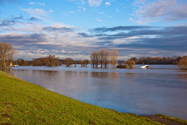 istock Rhine river floodings 183422225