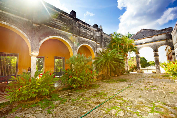 hacienda yaxcopoil - plant orange wall architecture zdjęcia i obrazy z banku zdjęć