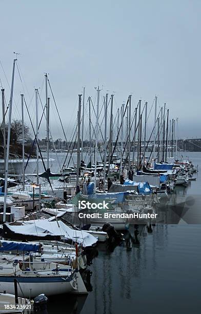 Snowy Harbour - zdjęcia stockowe i więcej obrazów Pochmurny - Pochmurny, Poranek, Vancouver - Kanada