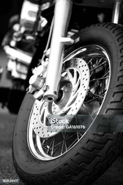 Vista Frontale Della Moto - Fotografie stock e altre immagini di Motocicletta - Motocicletta, Close-up, Pneumatico