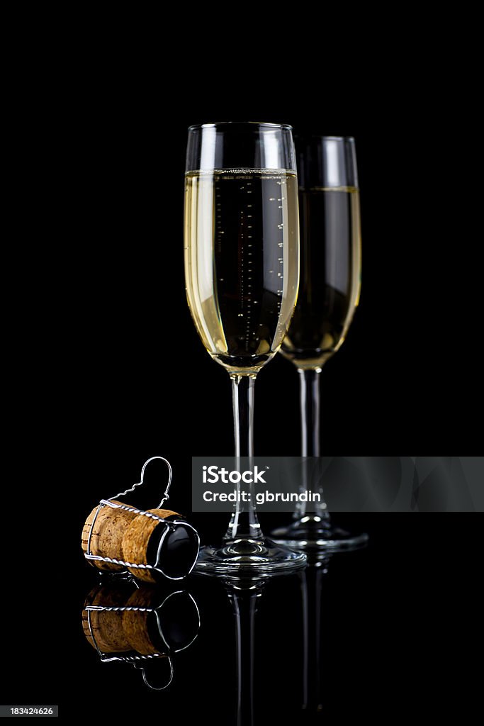 Бокалы для шампанского и пробкового материала - Стоковые фото Алкоголь - напиток роялти-фри