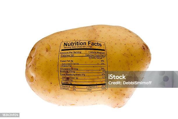 Patata Dorada Yukon Con Etiqueta De Nutrición Foto de stock y más banco de imágenes de Etiqueta - Etiqueta, Etiqueta de nutrición, Patata