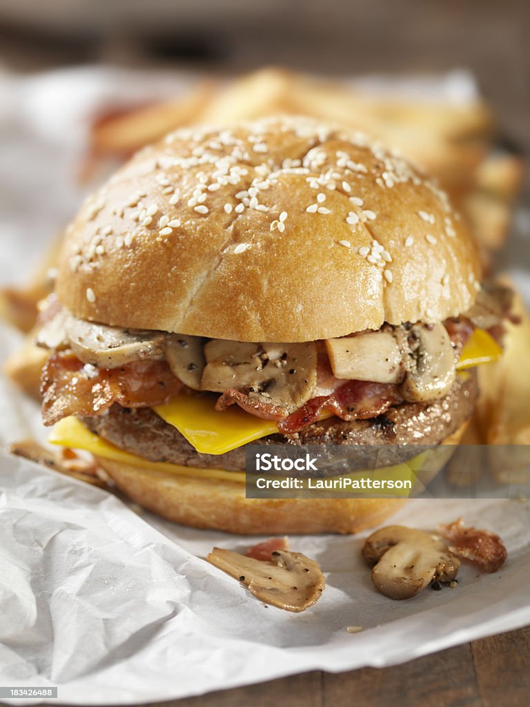 Champignon Cheeseburger au Bacon - Photo de Aliment en portion libre de droits