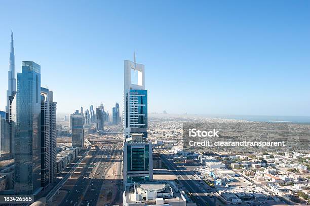 Dubai Zimowy Rano - zdjęcia stockowe i więcej obrazów Bez ludzi - Bez ludzi, Budowla mieszkaniowa, Burdż Chalifa