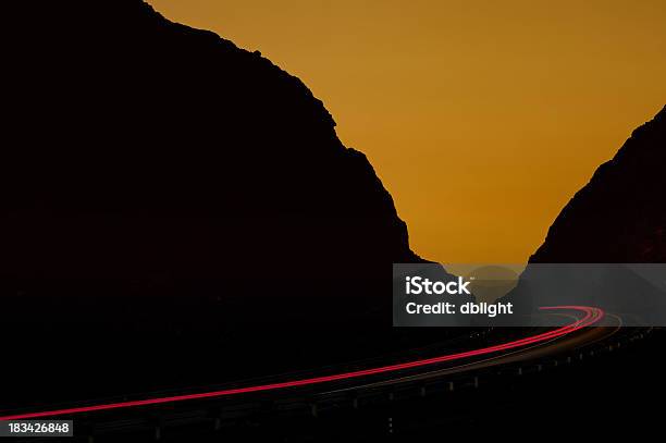 Autostrada Al Tramonto - Fotografie stock e altre immagini di Attività fisica - Attività fisica, Attrezzatura per illuminazione, Autostrada