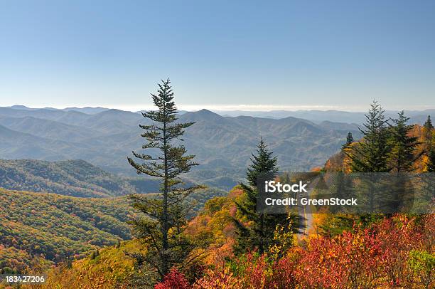 Waterrock Botão Na Estrada Blue Ridge Parkway No Outono - Fotografias de stock e mais imagens de Estrada Blue Ridge Parkway