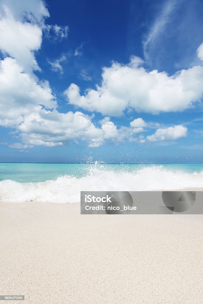 Vuoto spiaggia surf - Foto stock royalty-free di Abbandonato