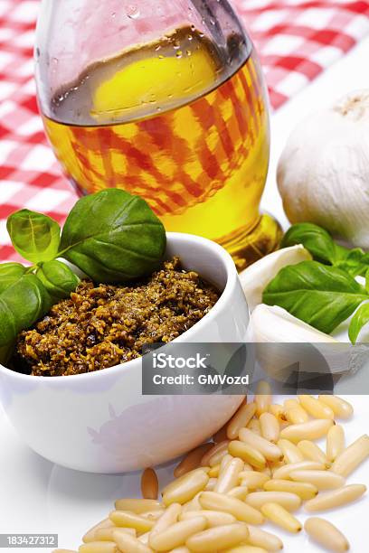 Köstliche Hausgemachte Grüne Pesto Stockfoto und mehr Bilder von Abnehmen - Abnehmen, Basilikum, Blatt - Pflanzenbestandteile