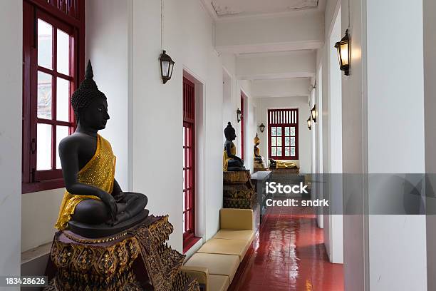 Interior De Loha Prasat Templo Em Banguecoque - Fotografias de stock e mais imagens de Buda - Buda, Budismo, Cena de tranquilidade