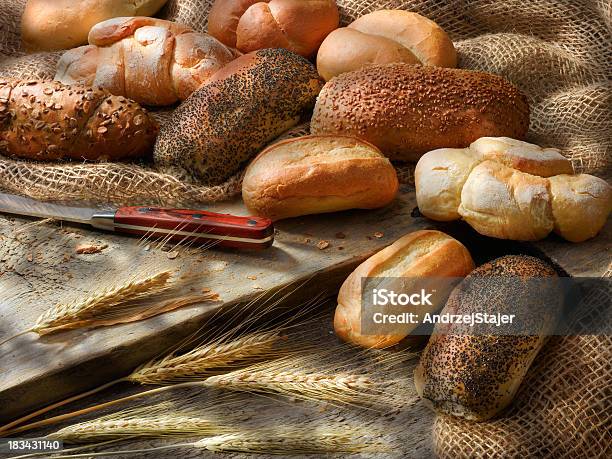 Foto de Pão e mais fotos de stock de Assar - Assar, Cereal, Comida e bebida