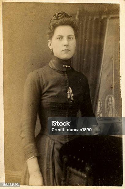 Jovem Mulher Vitoriano Velha Fotografia - Fotografias de stock e mais imagens de Estilo Vitoriano - Estilo Vitoriano, Mulheres, Retrato