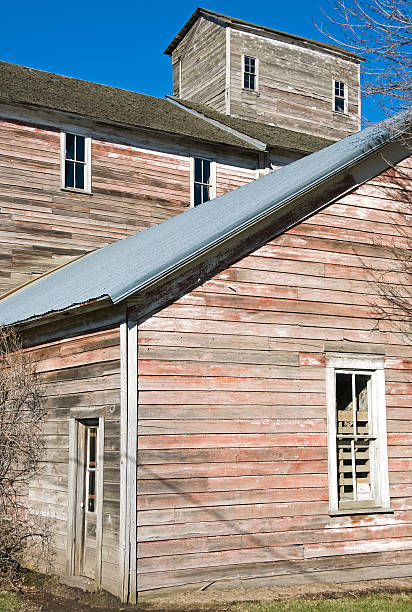 istock Historic wood granary 183432527