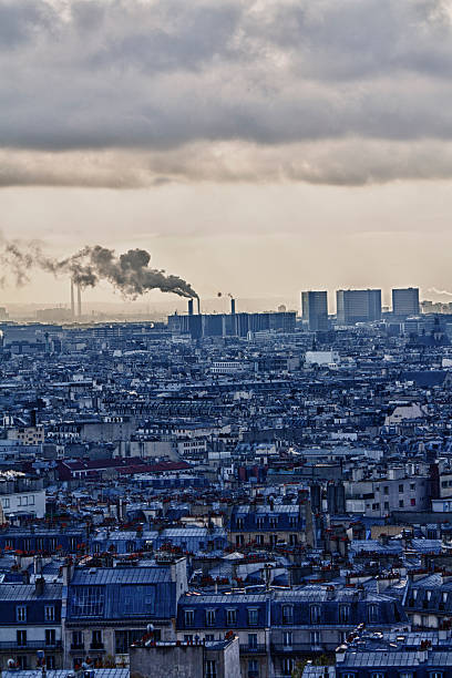 istock Smog in Paris view from MontMartre at dawn 183433048