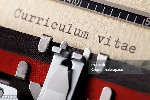 Curriculum Vitae Written On An Old Typewriter — стоковые фотографии и другие картинки Резюме - Резюме, Машинописный текст, Набор текста