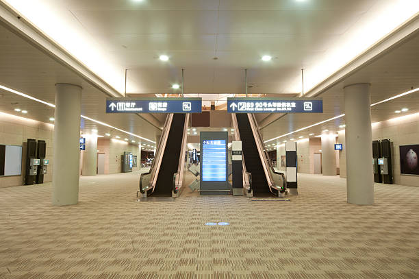 istock Shanghai airport lounge 183442488