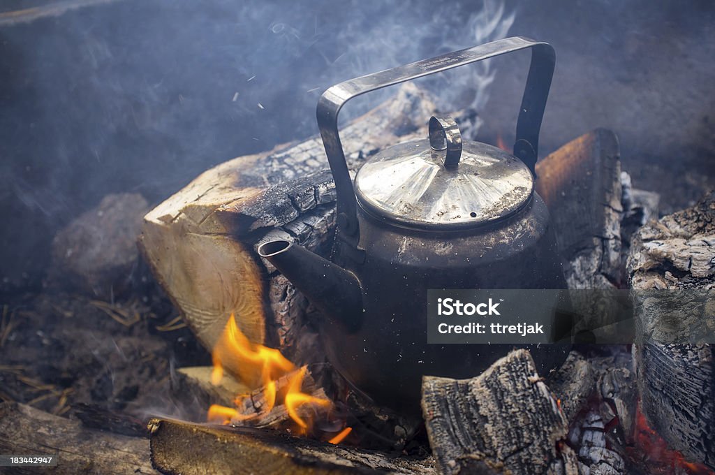 Café Pan en chimenea - Foto de stock de Acero libre de derechos