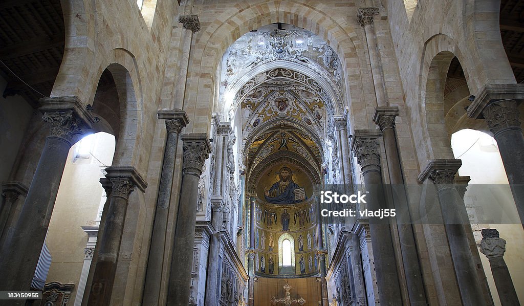 Interno-Basilica Cattedrale di Cefalù, Sicilia, Italia meridionale. - Foto stock royalty-free di Cattedrale