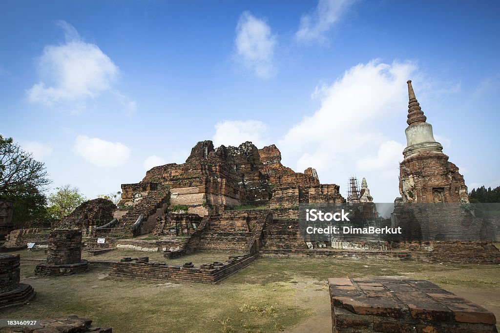 Tempio di Wat Mahathat-Ayuthaya-Tailandia, Ayutthaya, in Tailandia. - Foto stock royalty-free di Albero