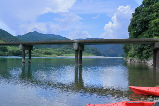istock Misato subsidence bridge, playing in the Shimanto River (Shimanto City, Kochi Prefecture) 1834699091