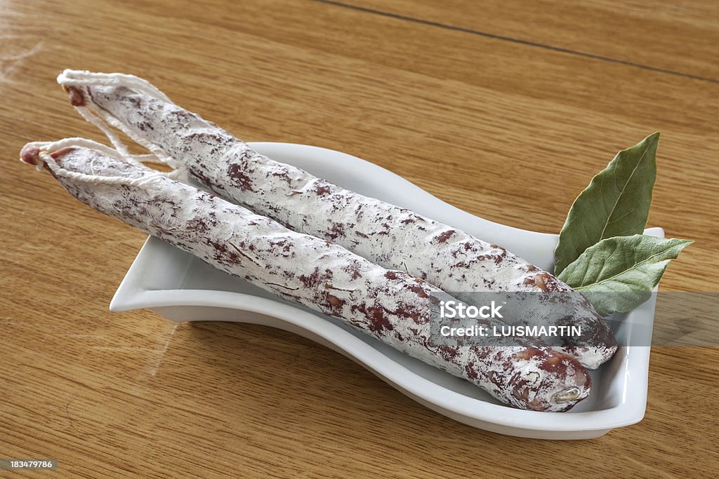 Блюдо Салями на белом - Стоковые фото Без людей роялти-фри