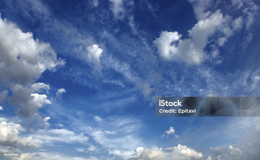 blue ciel - Photo de Blanc libre de droits