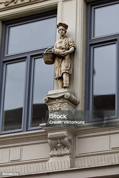 Statua Baker - Fotografie stock e altre immagini di Adulto - Adulto, Composizione verticale, Finestra