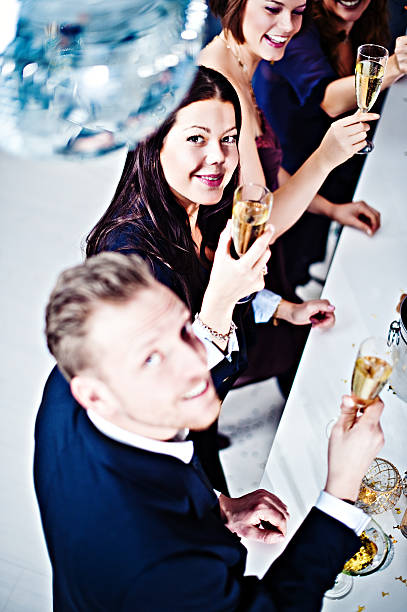 istock Friends at a bar 183506439